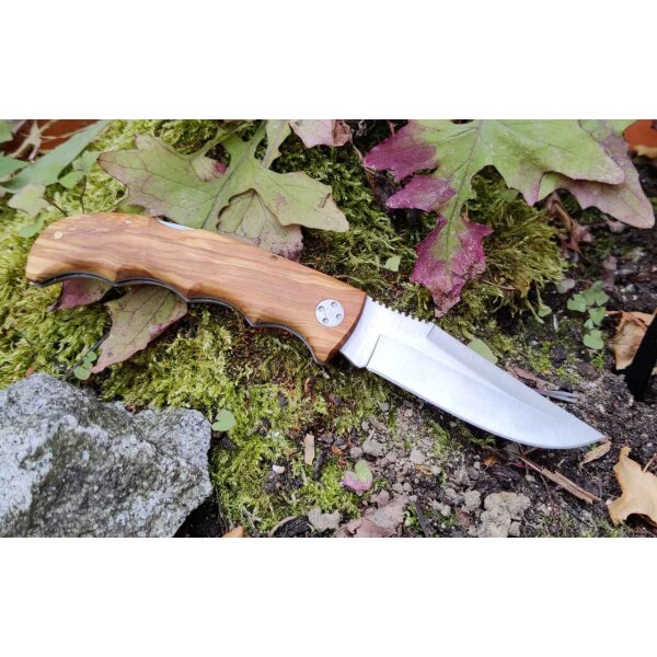 Joker Terrier Zweihandmesser Backlock Folder Olivenholz