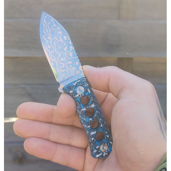 QSP Knife Canary Neck Knife QS141-G Copper Damast Kohlefaser